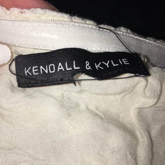 KENDALL & KYLIE WHITE LACE ROMPER - Picture 4 of 4